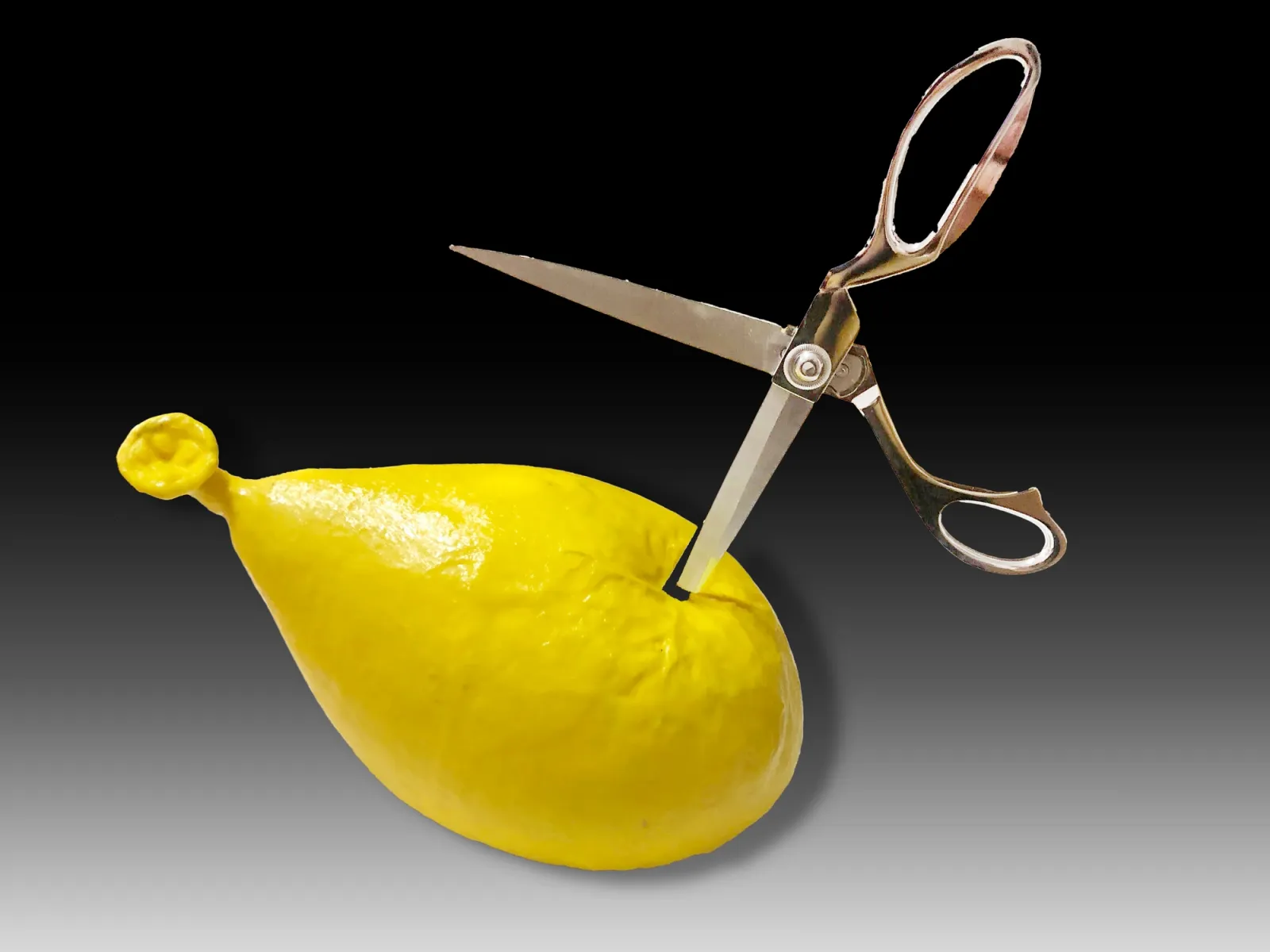 arteaga-2025-05-stabbed-balloon-05