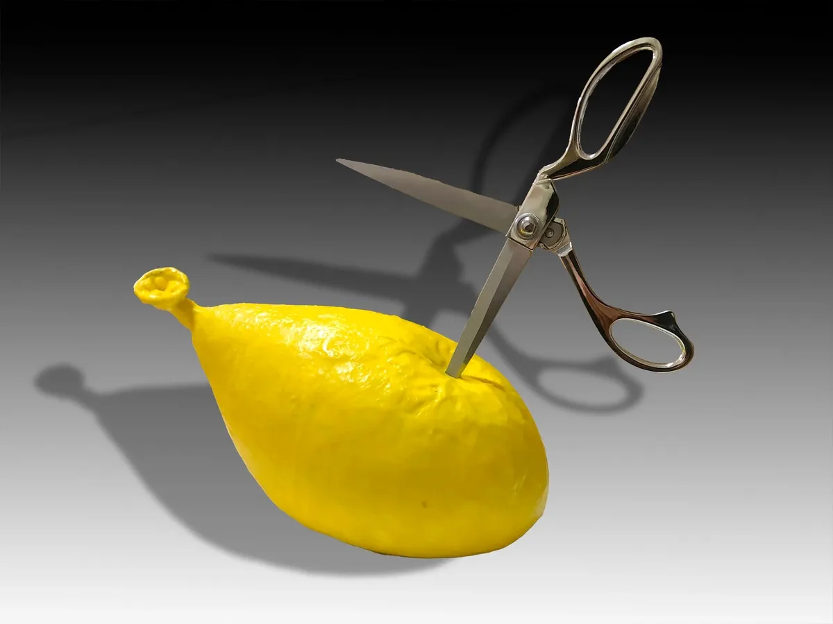 arteaga-2025-fake-news-stabbed-balloon-main